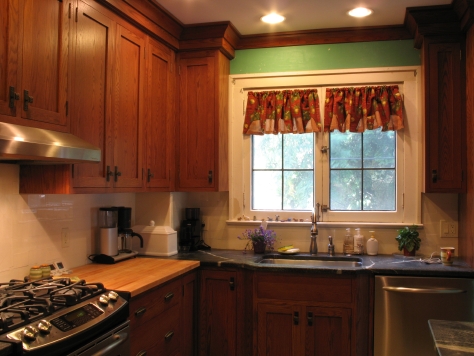 outdated kitchen cabinets